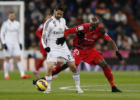 Stephane Mbia e Isco (Getty Images)