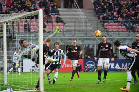 Armero buca Donnarumma (©getty images)