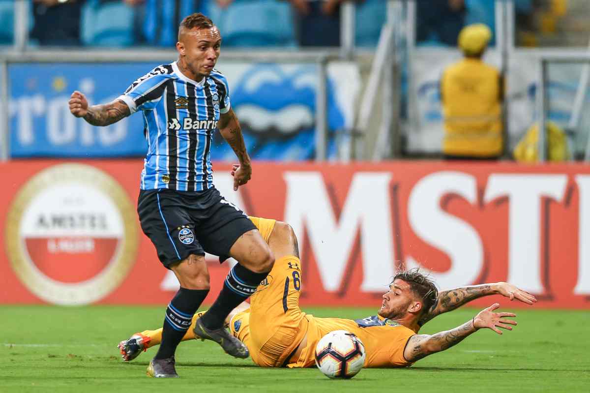 Everton Sousa Soares Gremio Milan