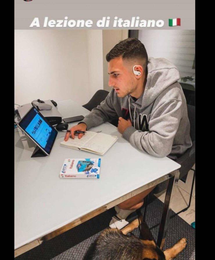 Dalot studia italiano