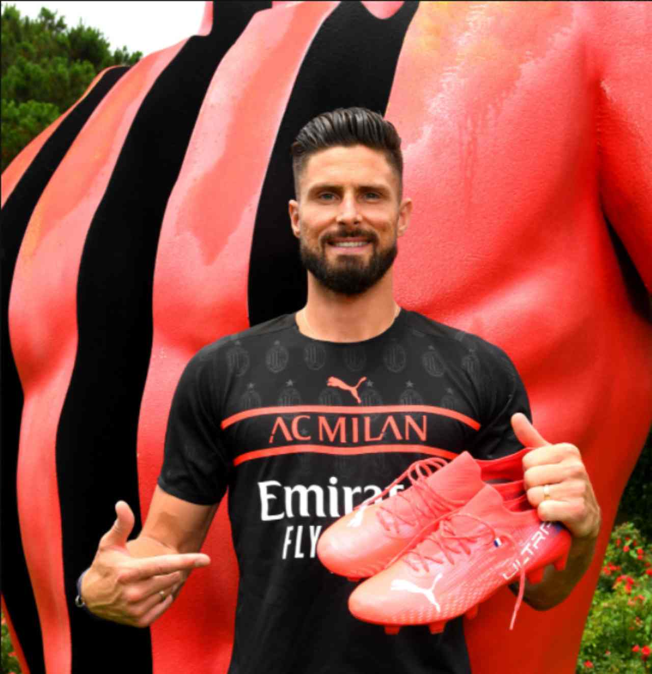 Milan, presentata la terza maglia 2021-2022 - FOTO