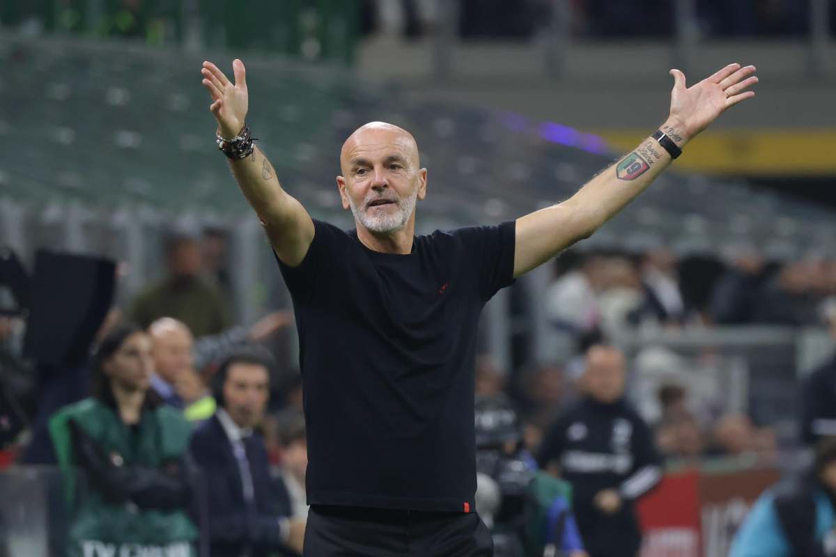 Stefano Pioli sorride: buone notizie dall'infermeria