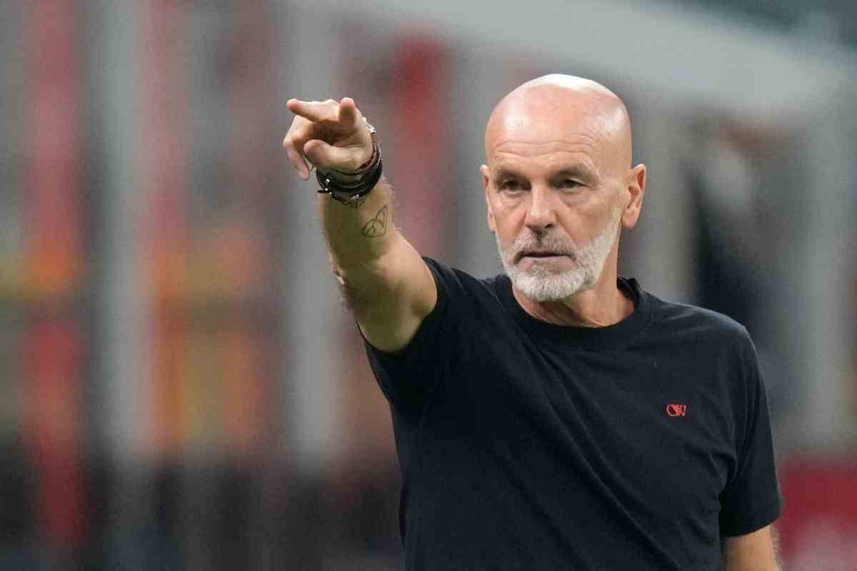 L'allenatore difende Stefano Pioli