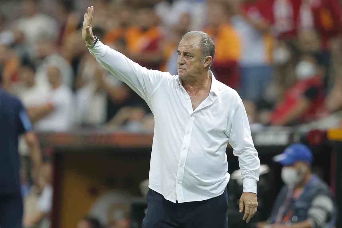 L'allenatore difende Stefano Pioli