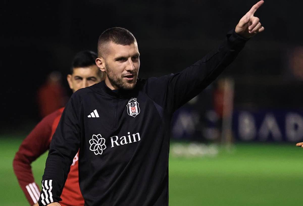 Rebic, male al Besiktas: valutano rescissione