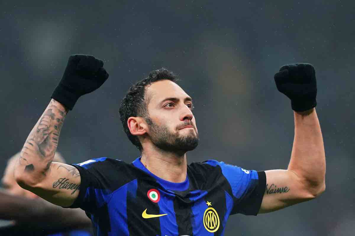 Calhanoglu risponde ai tifosi del Milan