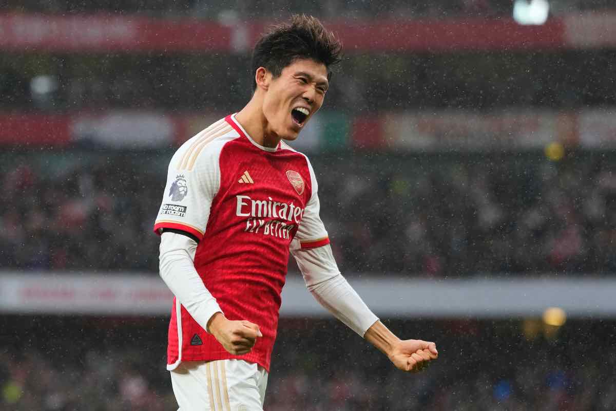 Tomiyasu rinnova con l'Arsenal 