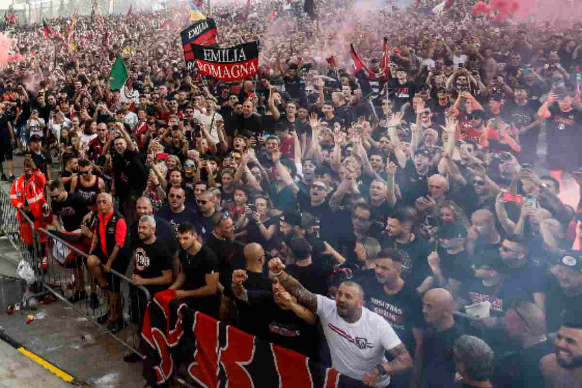 Comunicato Milan: i tifosi sono in festa