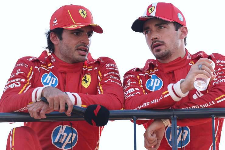 Leclerc commuove i fan: messaggio Sainz