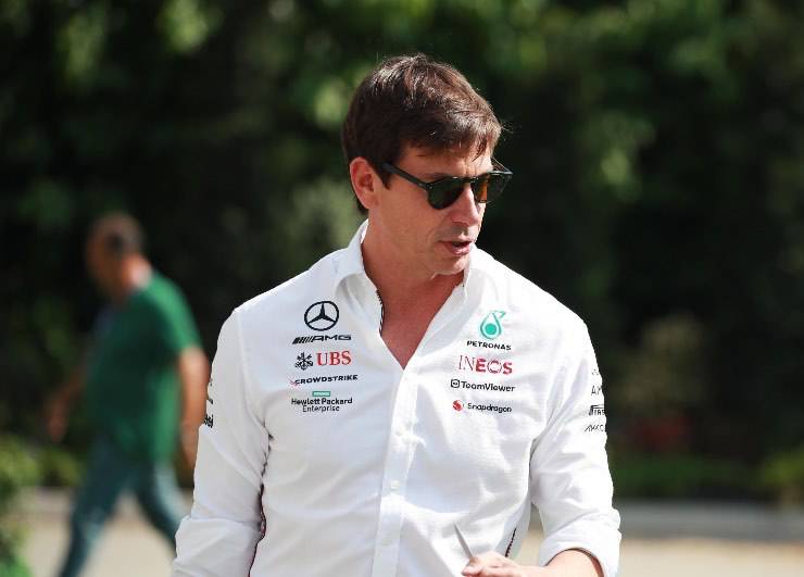 Wolff, Mercedes punta al terzo posto