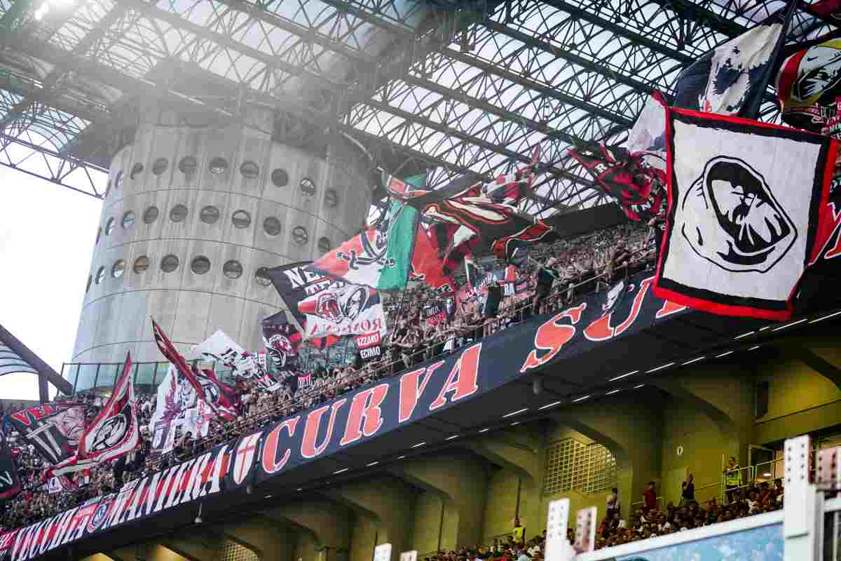 Curva Sud protesta per Milan-Venezia