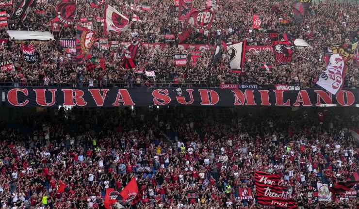 Curva Sud protesta per Milan-Venezia