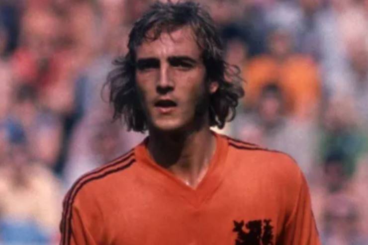 Addio a Neeskens 