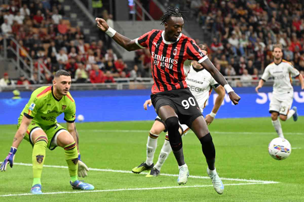 Abraham con la maglia del Milan