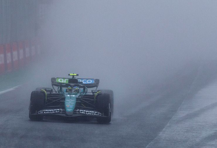 Fernando Alonso pilota Aston Martin F1