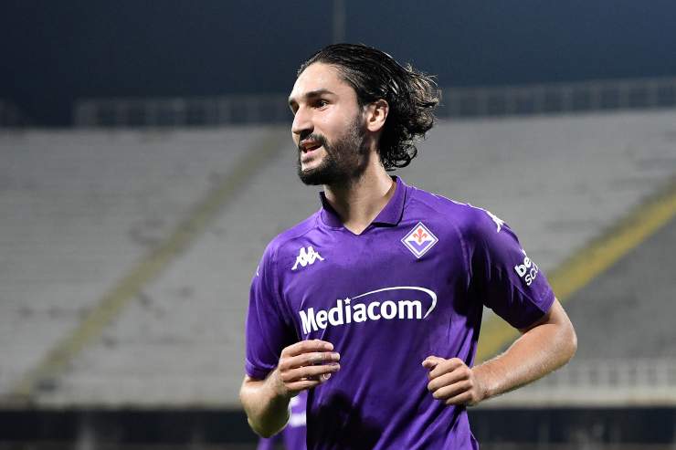 Yacine Adli con la maglia della Fiorentina