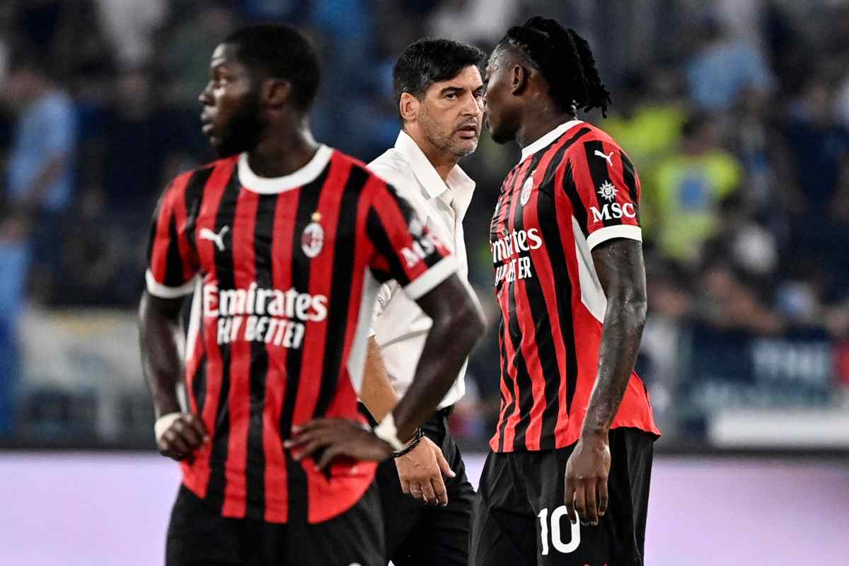 Paulo Fonseca e Rafael Leao in campo