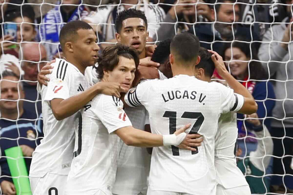 Il Real Madrid esulta dopo un gol