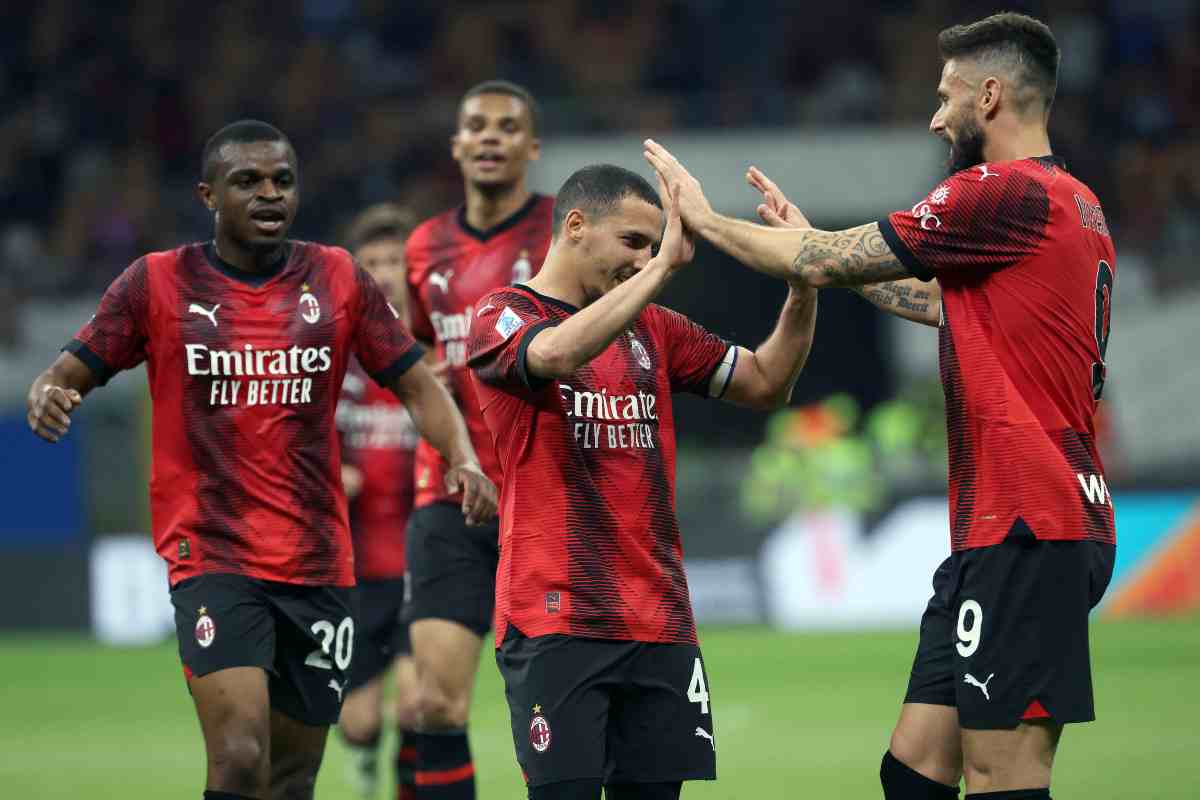 Bennacer con i compagni del Milan