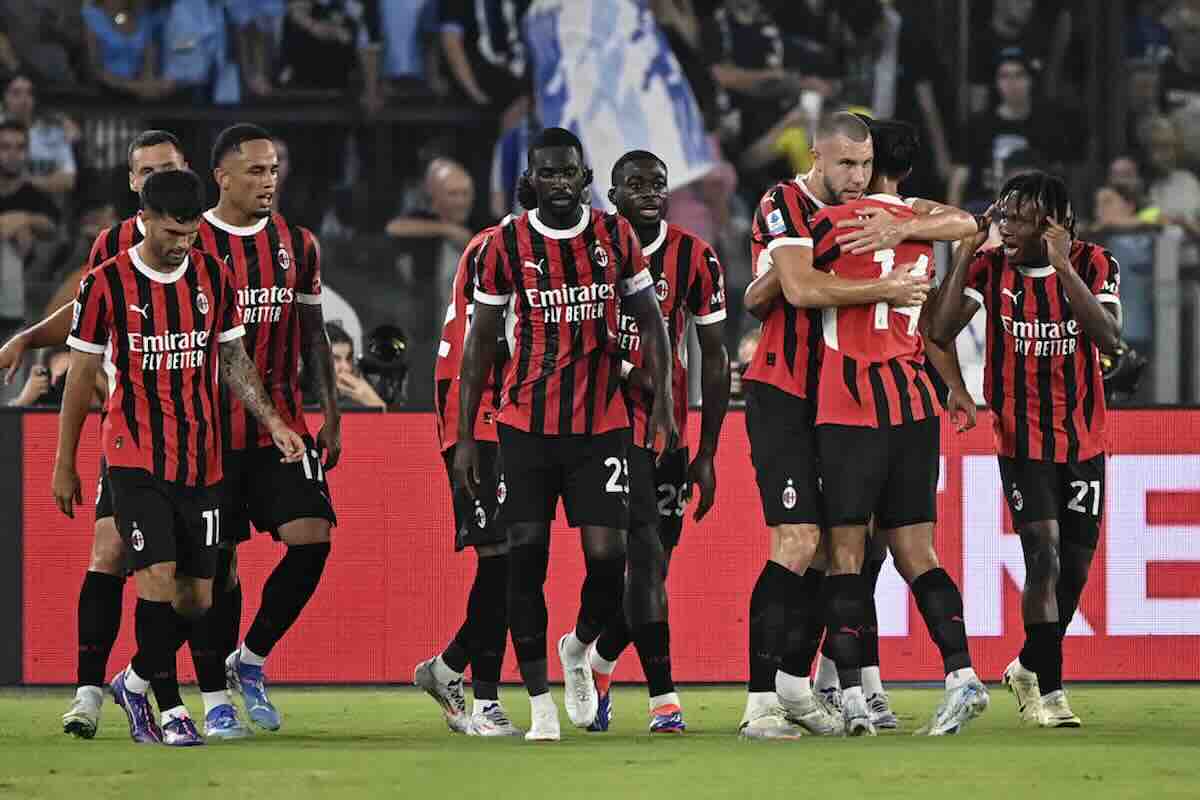 milan gruppo squadra esulta