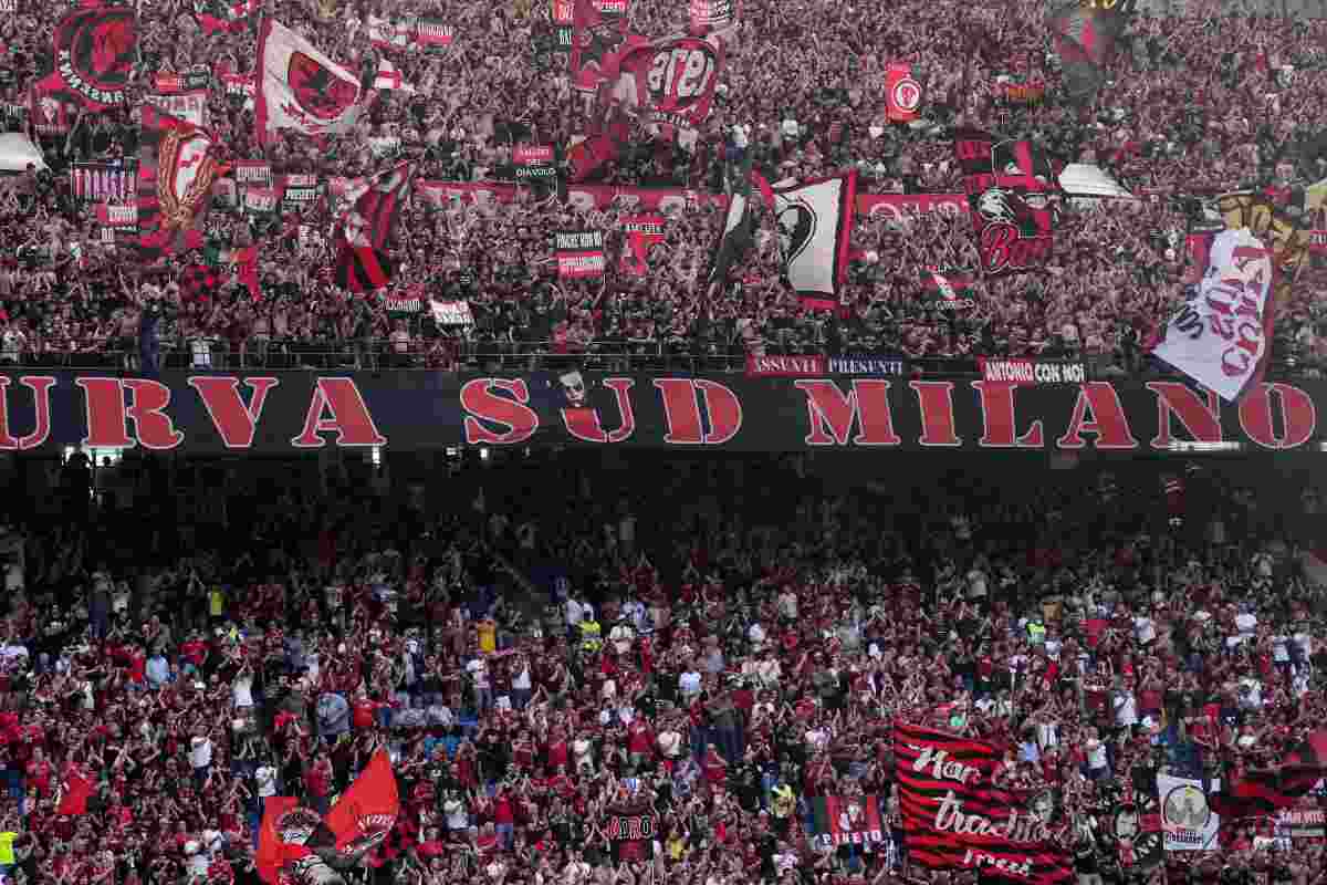 @ML - Milan, l'emblematico striscione della Curva Sud. Fischi per ...