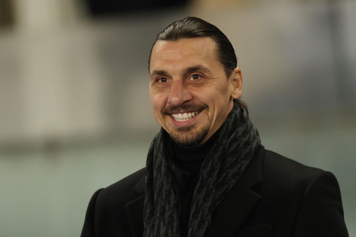 Primo piano sorridente di Zlatan Ibrahimovic