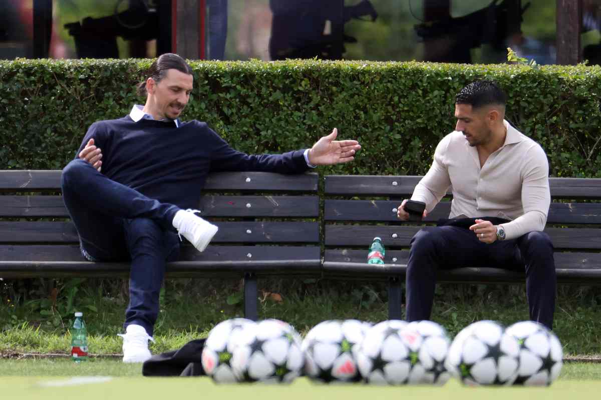 Ibrahimovic e Moncada seduti sulla panchina a Milanello