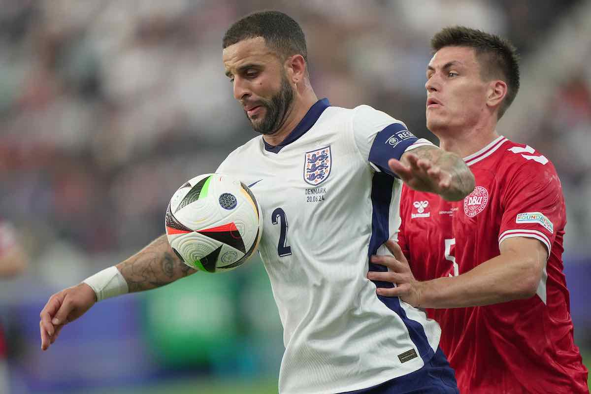 Walker in azione con la maglia dell'Inghilterra