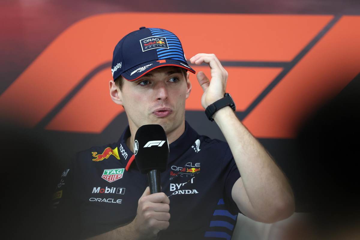 Max Verstappen pilota Red Bull F1 parla in una conferenza stampa