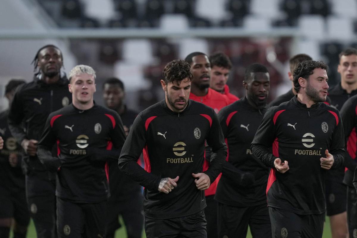 I giocatori del Milan durante l'allenamento