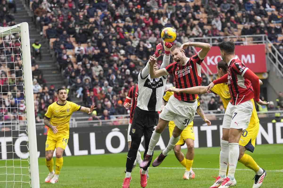 Pavlovic in azione nel corso del match contro il Parma