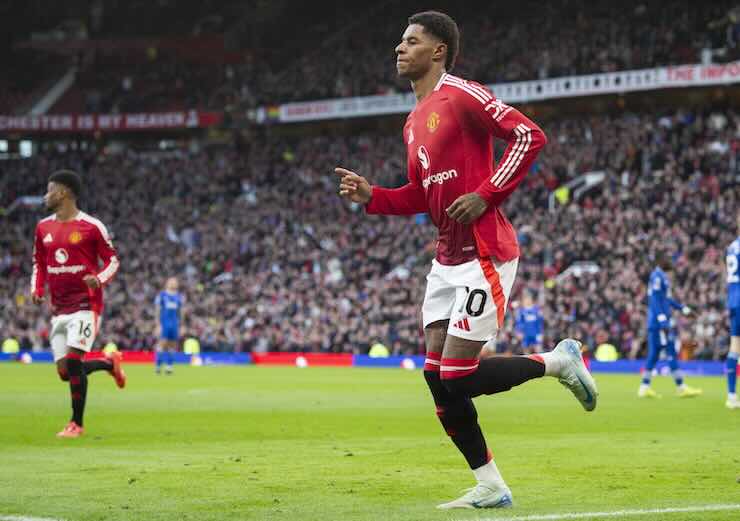 Rashford attaccante del Manchester United esulta dopo un gol